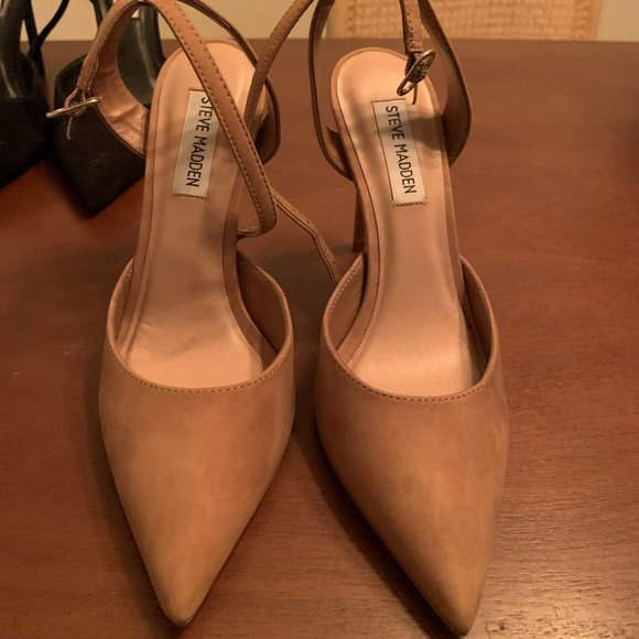 *NEW* Steve Madden Suede Tan/Nude Pointed Pumps with Ankle Strap (Never Worn)